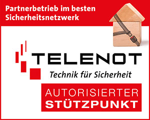Techniker installiert Sicherheitstechnik in Erfurt