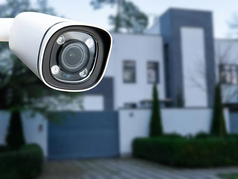 Sicherheitstechnik Bamberg - Ansicht eines Hauses mit Videoüberwachung